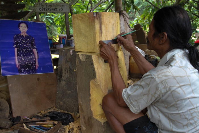 Tau Tau creator, Sulawesi